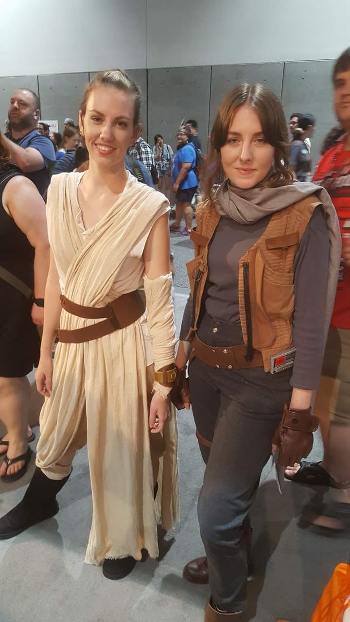 Jyn and Rey cosplay SDCC